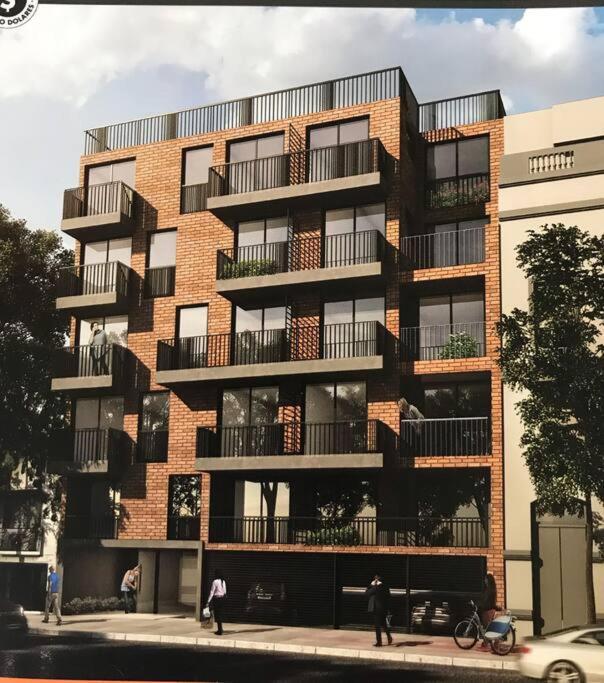 Suite In San Telmo Dormitorio En Suite Con Dos Banos Y Balcon A La Calle Buenos Aires Eksteriør billede