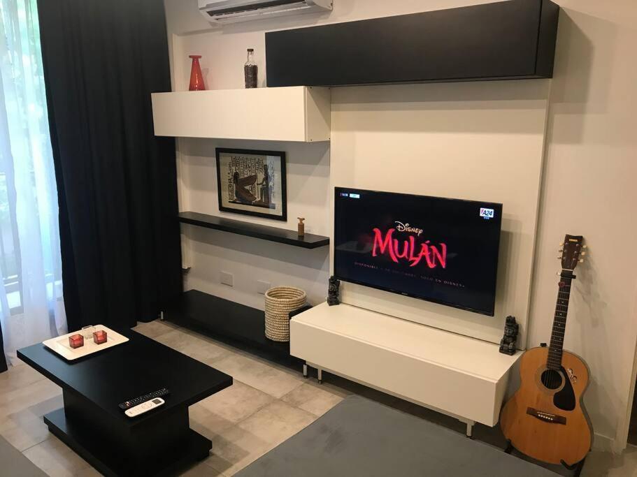 Suite In San Telmo Dormitorio En Suite Con Dos Banos Y Balcon A La Calle Buenos Aires Eksteriør billede