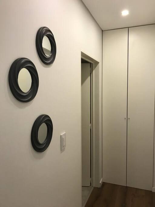 Suite In San Telmo Dormitorio En Suite Con Dos Banos Y Balcon A La Calle Buenos Aires Eksteriør billede