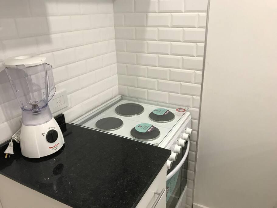 Suite In San Telmo Dormitorio En Suite Con Dos Banos Y Balcon A La Calle Buenos Aires Eksteriør billede