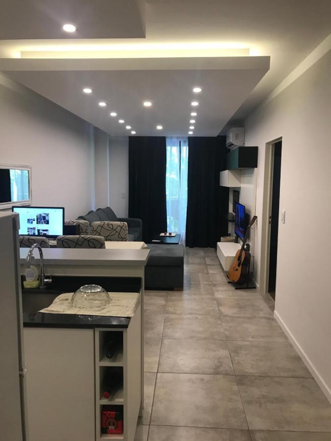Suite In San Telmo Dormitorio En Suite Con Dos Banos Y Balcon A La Calle Buenos Aires Eksteriør billede