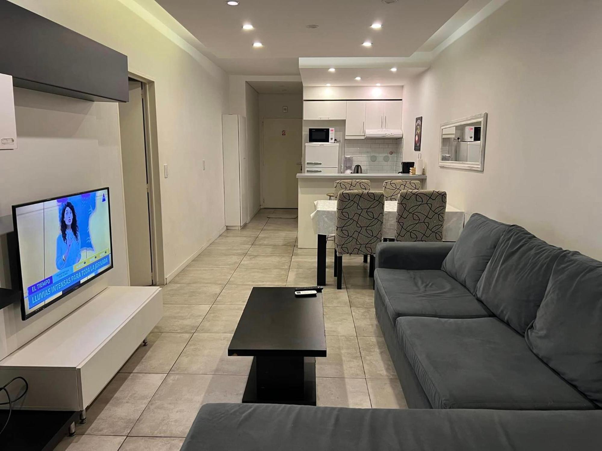 Suite In San Telmo Dormitorio En Suite Con Dos Banos Y Balcon A La Calle Buenos Aires Eksteriør billede