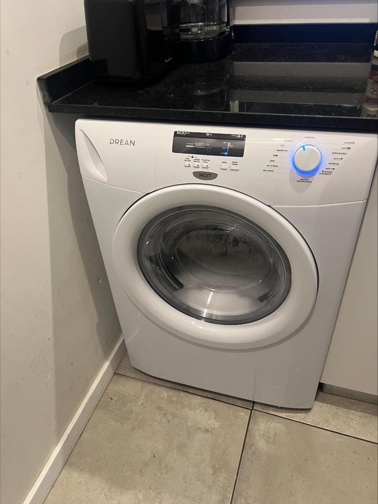Suite In San Telmo Dormitorio En Suite Con Dos Banos Y Balcon A La Calle Buenos Aires Eksteriør billede